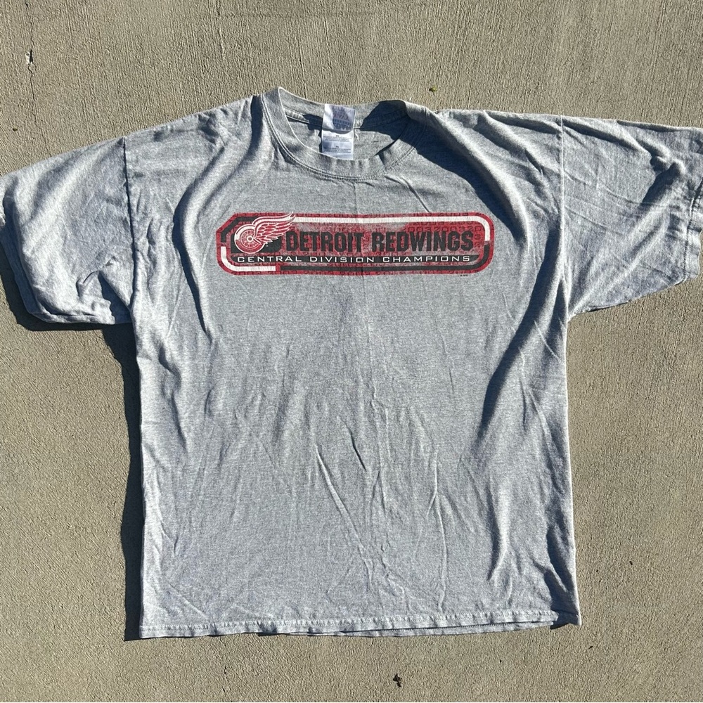 VINTAGE RED WINGS TEE